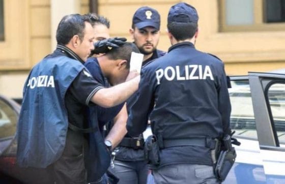 Prato: rapine a imprenditori cinesi, 5 arresti