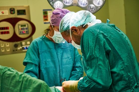 A Firenze e Pisa due interventi innovativi di chirurgia mini-invasiva
