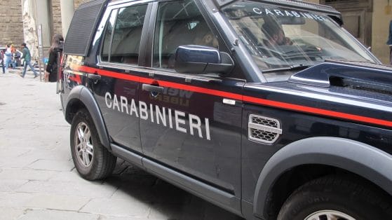 Livorno: rapina 3 giovani nel quartiere Venezia, arrestato