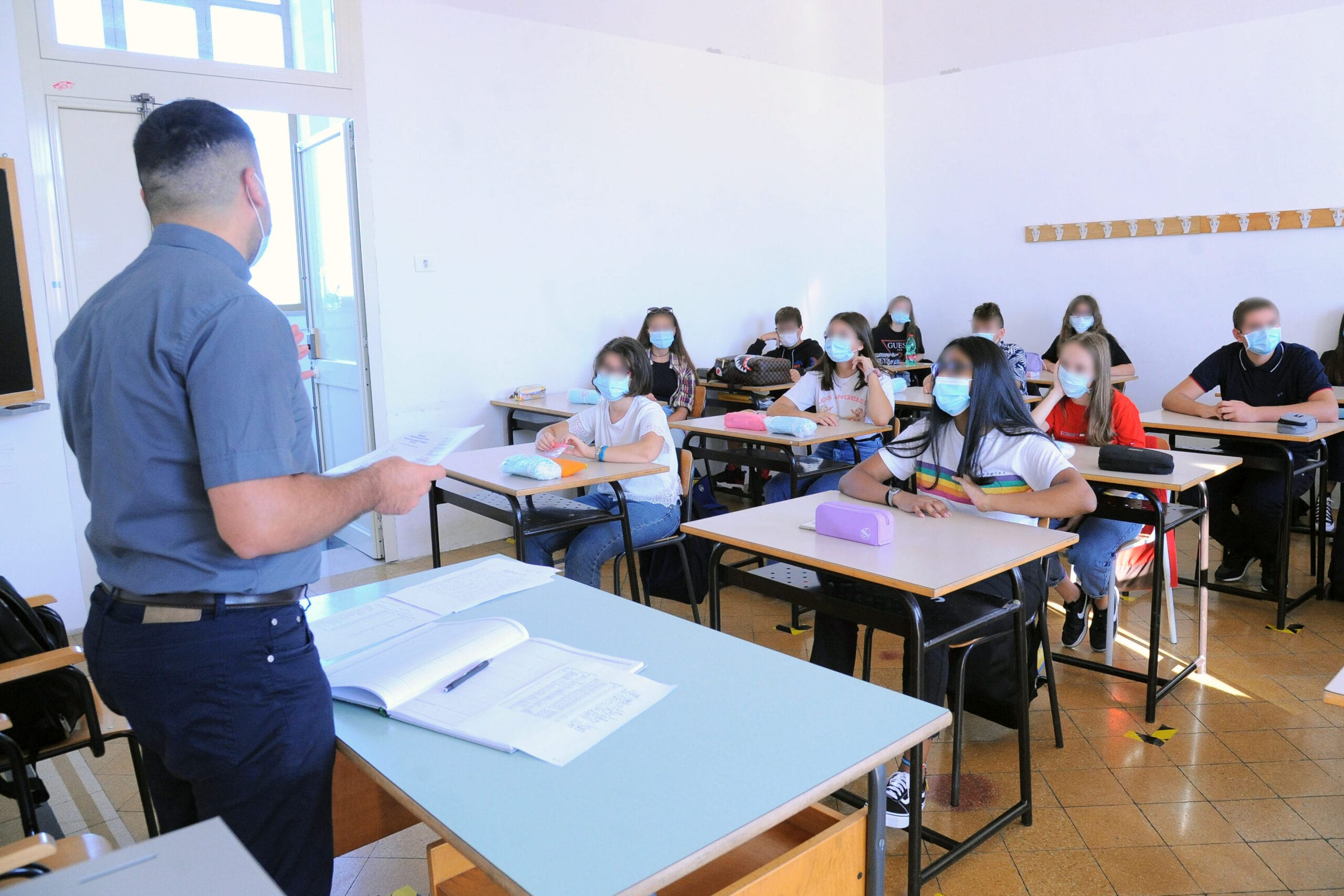 INIZIO ANNO SCOLASTICO A BARI © Imagoeconomica dad