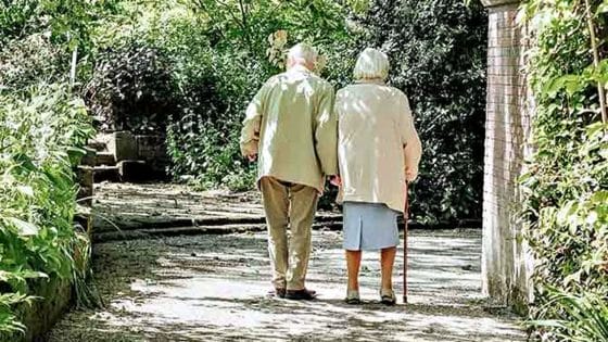 Per coppia di anziani della Versilia, visita medica possibile solo all’Elba
