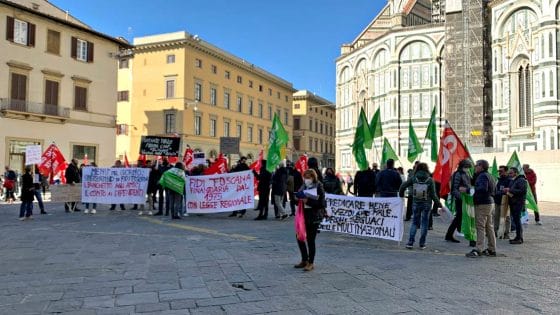 🎧 Fidi Toscana, presidio lavoratori davanti alla sede della Regione