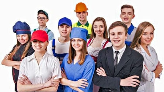 Acli, guadagni giovani e donne -21% in Toscana