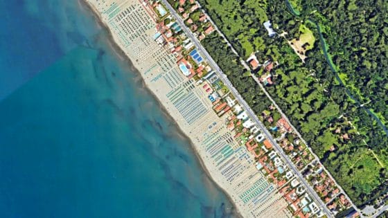 Spiagge della Toscana, “52,7% occupate da concessioni, bagni e camping”