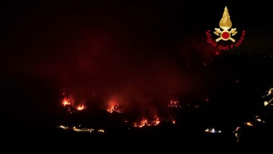 Incendi, Maremma:  evacuato Cinigiano in