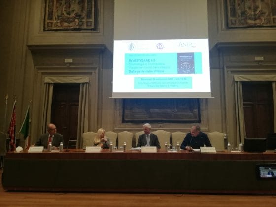 🎧 Firenze: presentato ‘Investigare 4.0, Criminologia e Criminalistica – Viaggio nel mondo delle indagini’