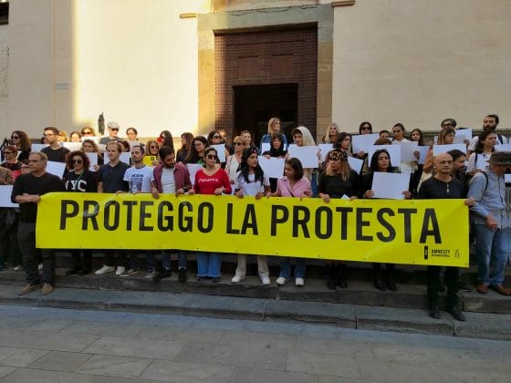 Firenze, “Donne, Vita, Libertà”: trecento in piazza a supporto delle proteste in Iran